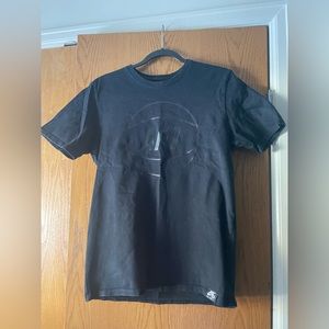 Air Force 1 basketball tee